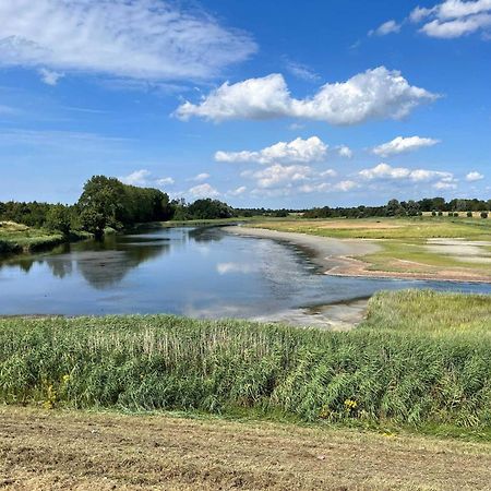 Oosterschelde Lodge Met Veel Privacy En Dicht Bij Het Water Scherpenisse Exterior foto