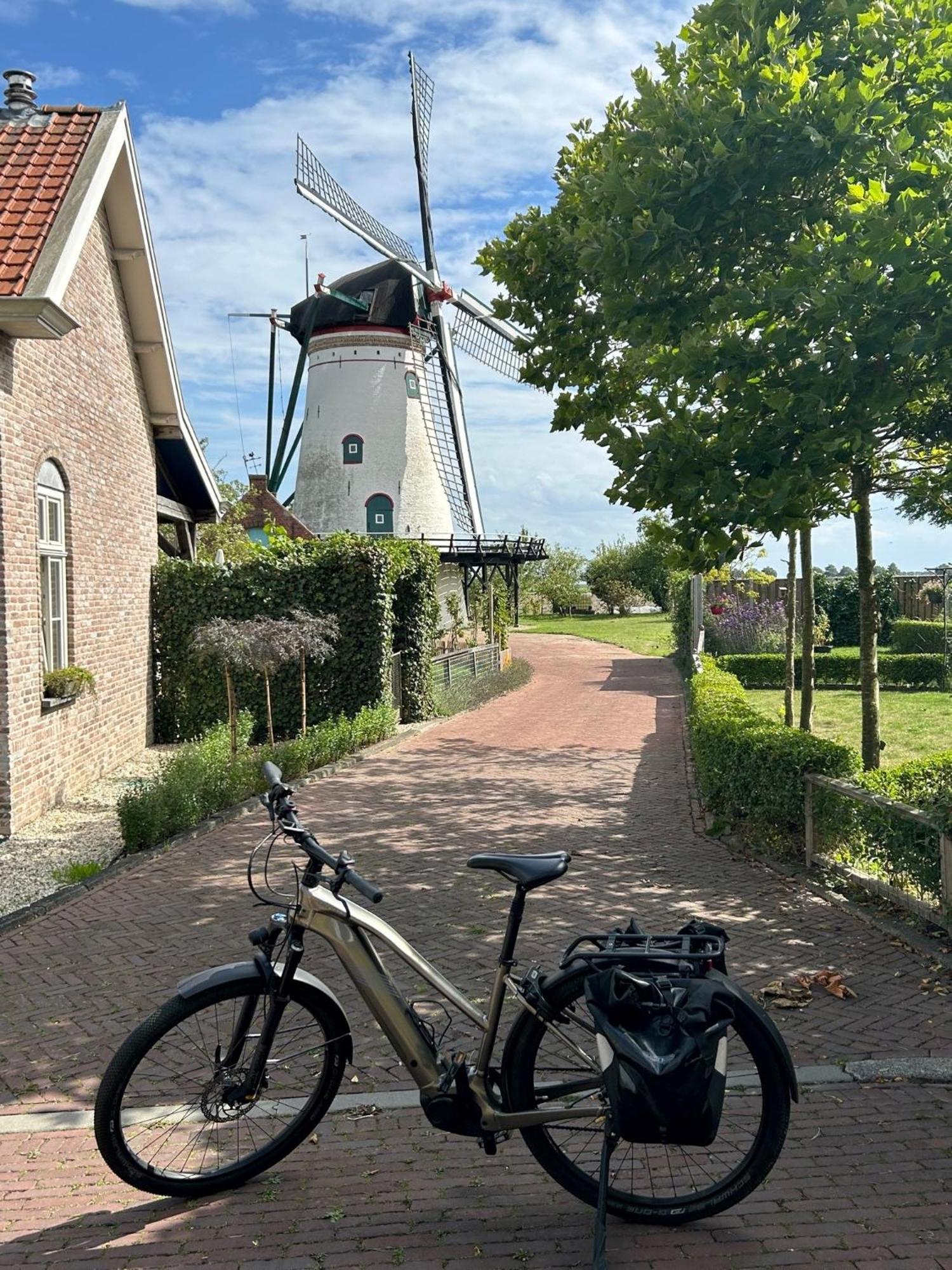 Oosterschelde Lodge Met Veel Privacy En Dicht Bij Het Water Scherpenisse Exterior foto