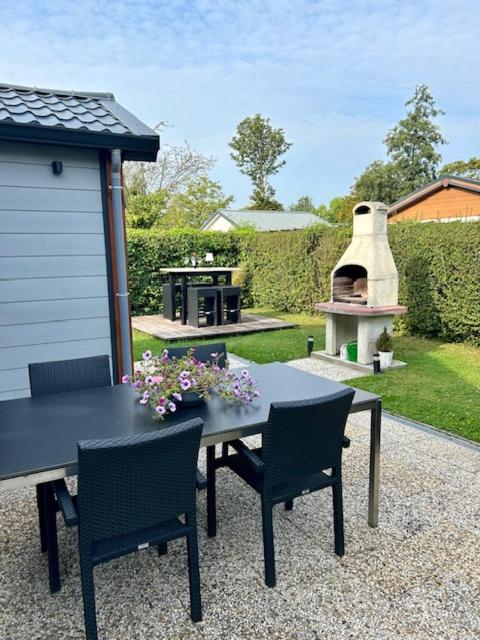 Oosterschelde Lodge Met Veel Privacy En Dicht Bij Het Water Scherpenisse Exterior foto